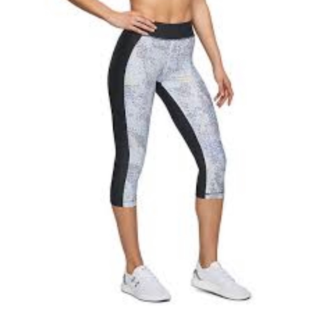 Under Armour High Waisted Heatgear Black Metallic Silver Capri Leggings Medium